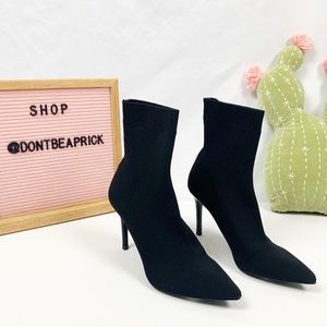 New Steve Madden Stretchy Elastic Booties (Sz: 8)